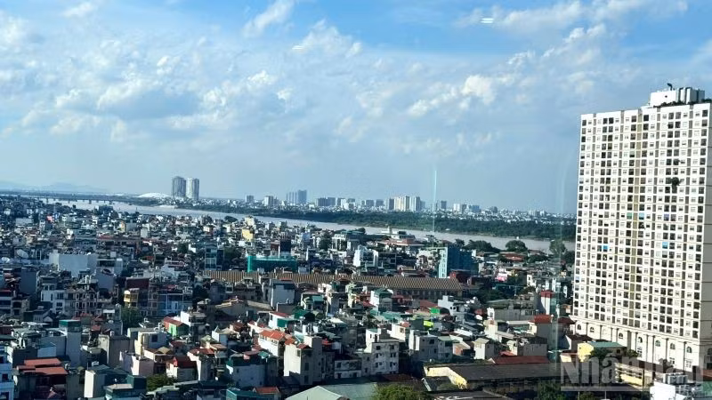 Sửa quy định về ghi nợ tiền sử dụng đất khi cấp Giấy chứng nhận quyền sử dụng đất, quyền sở hữu tài sản gắn liền với đất. (Ảnh: HNV)