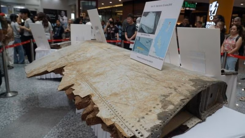 Một phần của cánh máy bay MH370. (Ảnh: TTXVN)