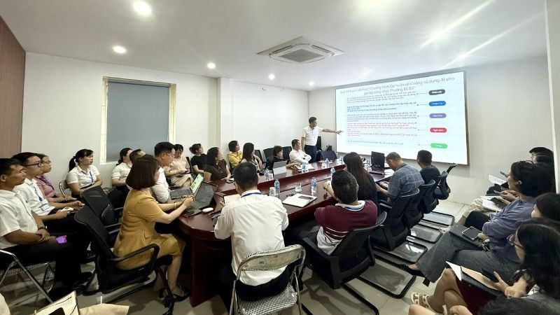 Buổi tập huấn đã cung cấp nhiều kiến thức, kỹ năng thiết thực về trí tuệ nhân tạo (AI) cho cán bộ, công chức, viên chức tham dự. (Ảnh: CTV) phuongbd2.jpg
