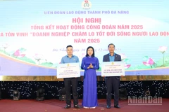 Liên đoàn Lao động thành phố Đà Nẵng trao hỗ trợ quà Tết và Mái ấm Công đoàn năm 2026.