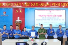 Các đơn vị Đoàn ký kết kết nghĩa.