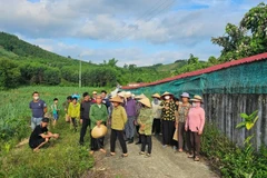 Người dân phản đối trang trại lợn gây ô nhiễm ở Thanh Hóa.