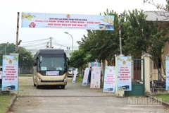 Những chuyến xe đầu tiên đã lăn bánh, đưa người lao động về quê ăn Tết.