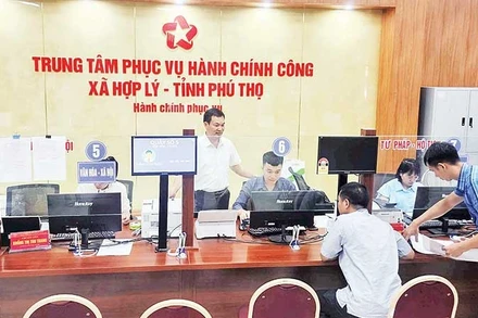 Trung tâm Phục vụ hành chính công xã được đầu tư trang bị đầy đủ máy móc, thiết bị để phục vụ người dân, doanh nghiệp.