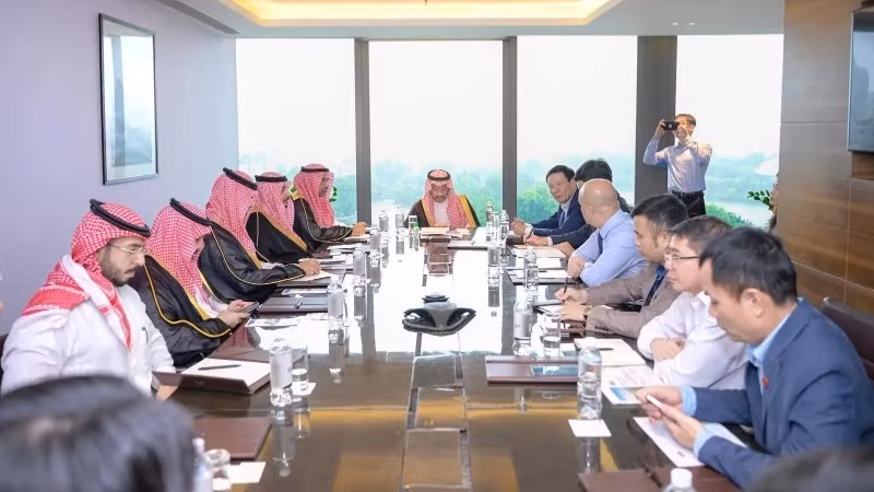 Bộ trưởng Công nghiệp và Khoáng sản Saudi Arabia Bandar Bin Ibrahim AlKhorayef thăm, làm việc tại Việt Nam. (Ảnh SPA)
