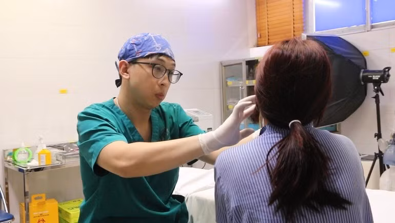 Nhóm thuốc điều trị bệnh da liễu cũng được điều chỉnh, cập nhật vào danh mục mới.