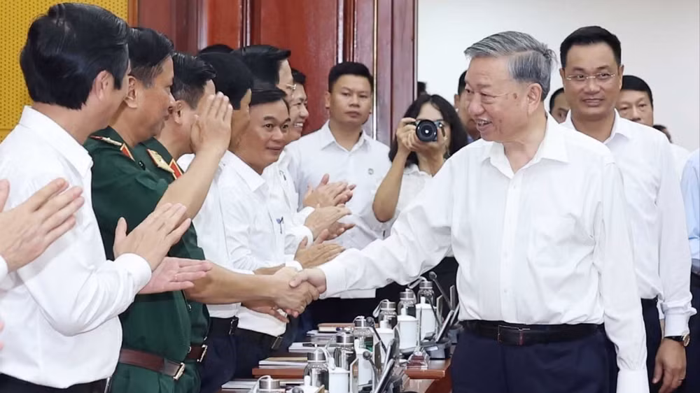 vna-potal-tong-bi-thu-to-lam-lam-viec-voi-ban-thuong-vu-tinh-uy-quang-binh-va-ban-thuong-vu-tinh-uy-quang-tri-8112028-5039.jpg