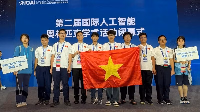 Đội tuyển quốc gia Việt Nam tham dự Olympic trí tuệ nhân tạo Quốc tế (IOAI) 2025 tại Bắc Kinh, Trung Quốc. (Ảnh: NGỌC DIỆP)