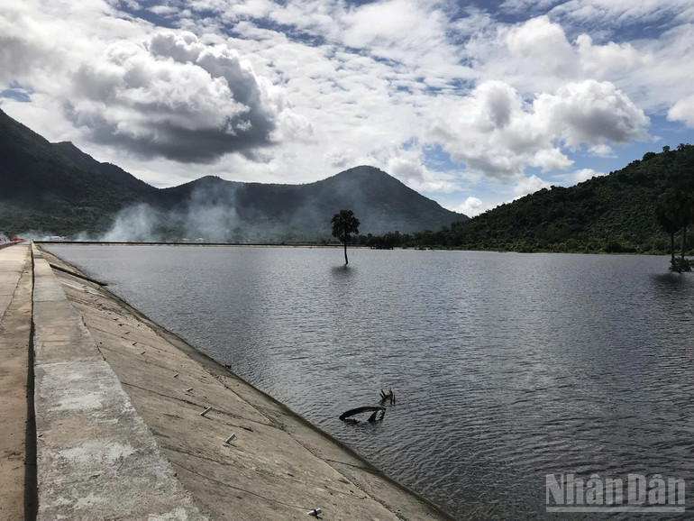 Hồ Núi Dài 2 giúp các hộ dân trồng xoài chủ động nguồn nước tưới ndo_br_anh4.jpg
