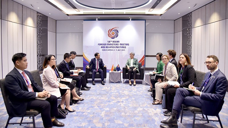 Phó Thủ tướng, Bộ trưởng Ngoại giao Bùi Thanh Sơn gặp Bộ trưởng Ngoại giao Australia Penny Wong. (Ảnh: Bộ Ngoại giao Việt Nam) gap-btng-australia.jpg