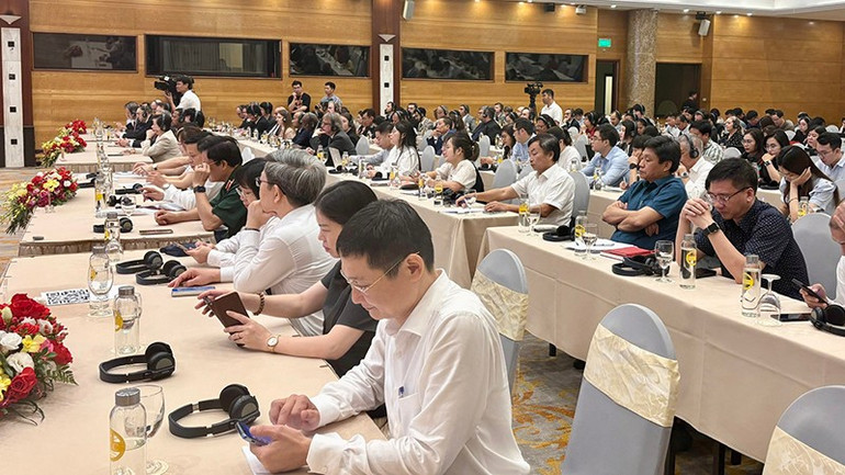Đại diện các ban, bộ, ngành Trung ương, trưởng các cơ quan đại diện nước ngoài, các tổ chức quốc tế tại Việt Nam, đông đảo phóng viên trong nước và quốc tế dự họp báo. hop-bao2.jpg