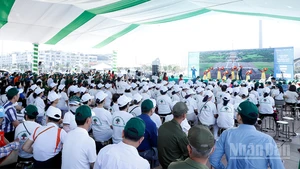 Quang cảnh lễ mít-tinh hưởng ứng Ngày Môi trường thế giới (5/6) và Tháng Hành động vì môi trường năm 2025.