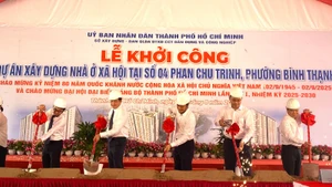 Khởi công Dự án nhà ở xã hội số 4 Phan Chu Trinh, phường Bình Thạnh, có quy mô 864 căn hộ. (Ảnh: QUÝ HIỀN)