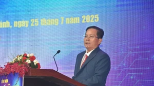 Tổng Biên tập Báo Người Lao Động Tô Đình Tuân ôn lai hành trình 50 năm tờ báo hình thành và phát triển.