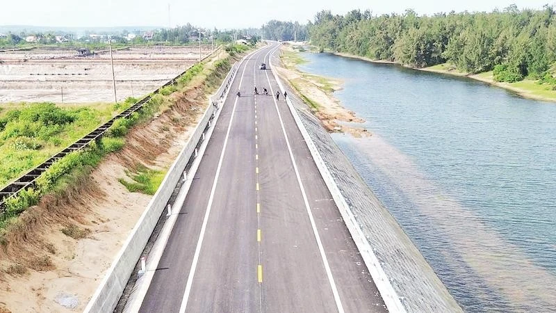 Quảng Ngãi đẩy nhanh tiến độ đường ven biển Dung Quất - Sa Huỳnh