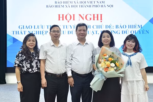 Các đại biểu tham gia chương trình. (Ảnh HSS)