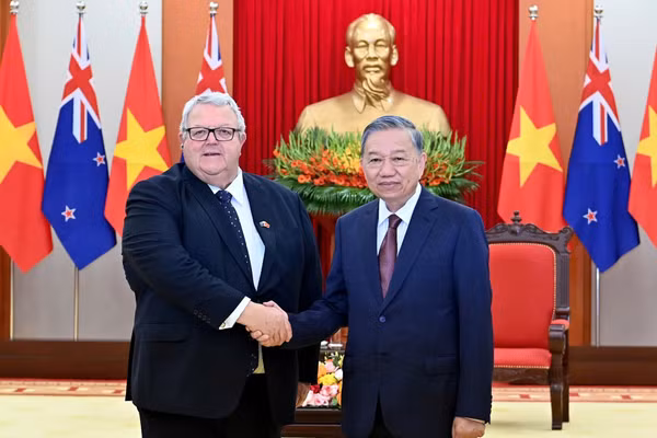 Tổng Bí thư Tô Lâm tiếp Chủ tịch Quốc hội New Zealand Gerry Brownlee. (Ảnh: ĐĂNG KHOA)