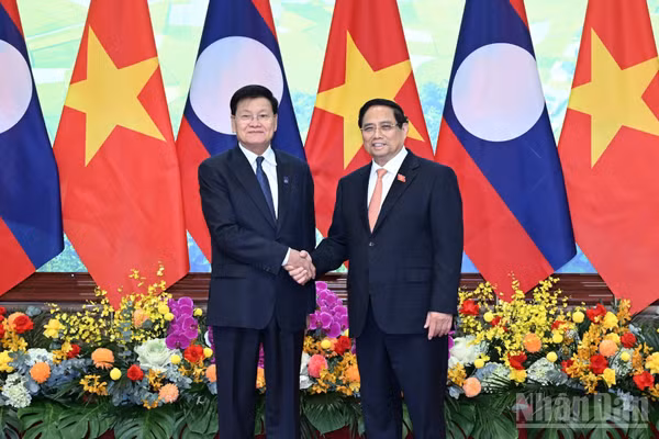 [Ảnh] Thủ tướng Phạm Minh Chính hội kiến Tổng Bí thư, Chủ tịch nước Lào Thongloun Sisoulith