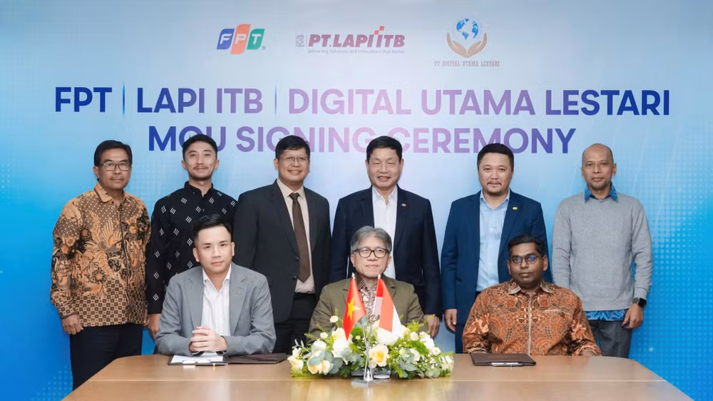 Lễ ký có sự tham dự của ông Addy Perdana Soemantry – Tham tán Thương mại Indonesia tại Hà Nội – cùng các lãnh đạo của FPT, LAPI ITB và Digital Utama Lestari.
