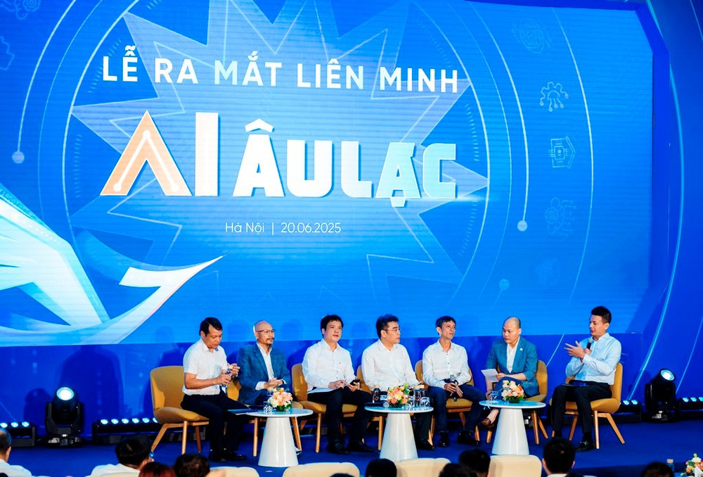Phiên tọa đàm của các thành viên Liên minh AI Âu Lạc. toan-canh-tao-dam.jpg