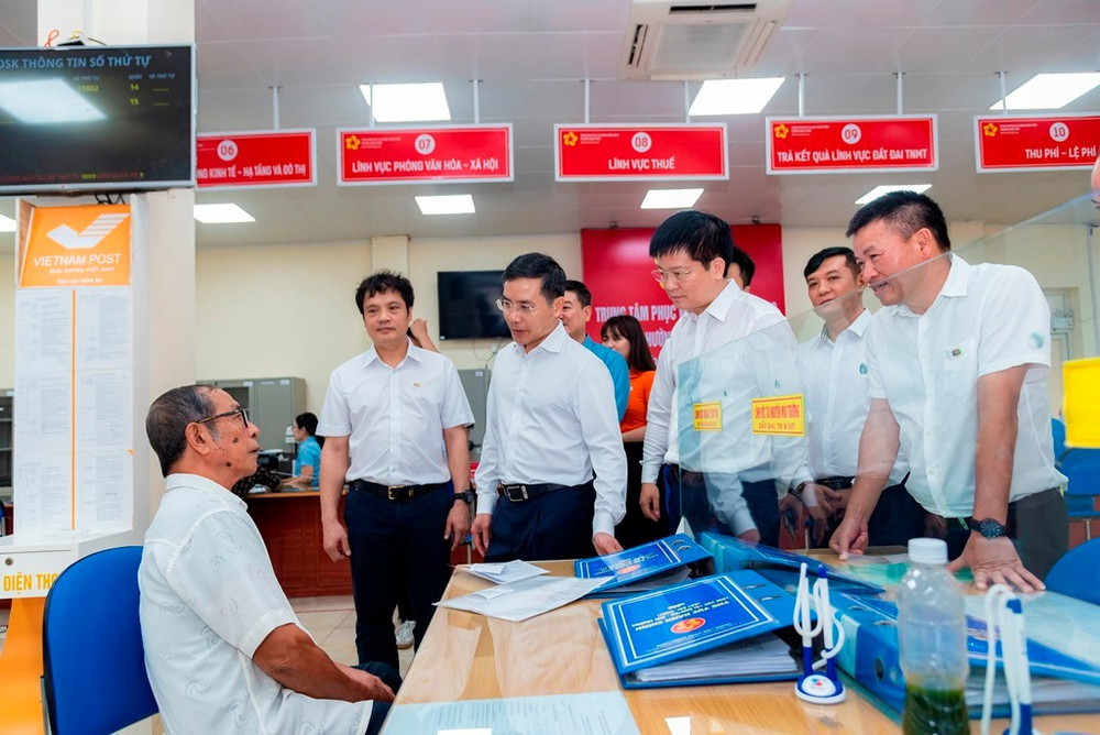 FPT đồng hành cùng Quảng Ninh xây dựng ba hệ thống lớn để triển khai mô hình chính quyền 2 cấp. mo-hinh-quan-tri-moi-tai-quang-ninh-ung-dung-cong-nghe-de-nang-cao-chat-luong-phuc-vu-nguoi-dan.jpg