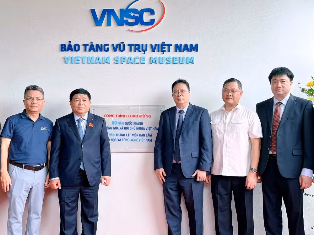 trung-tam-cn-vu-tru-khanh-thanh.jpg