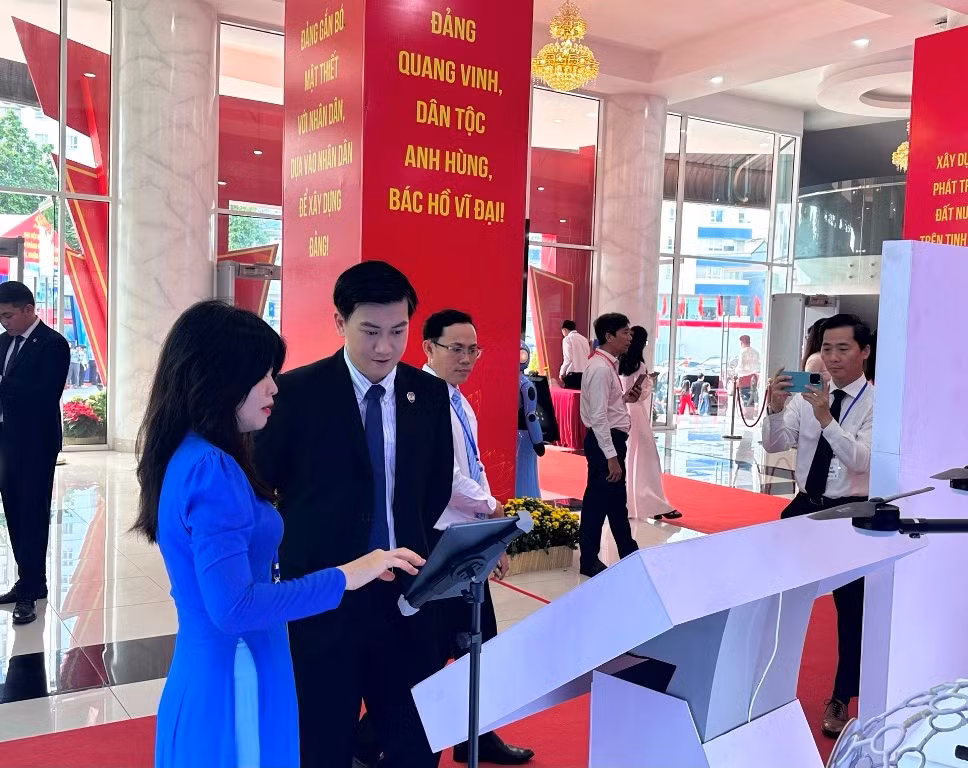 anh-2-fpt-mang-den-hai-giai-phap-tieu-bieu-ung-dung-cong-dan-so-tphcm-va-giai-phap-ai-giam-sat-cong-trinh-tai-nut-giao-an-phu.jpg