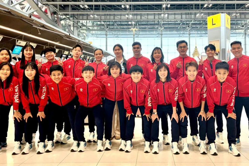 Ban huấn luyện cùng các thành viên đội tuyển futsal nữ Việt Nam khép lại hành trình đáng nhớ. (Ảnh: VFF)