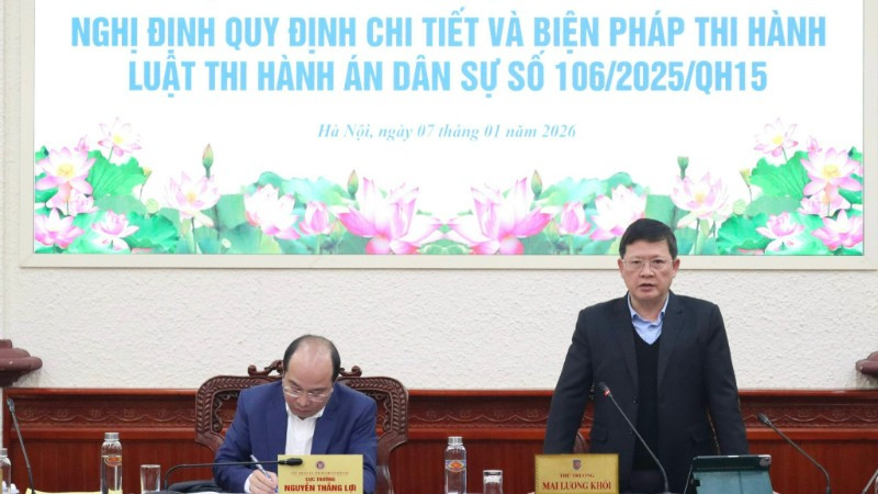 Thứ trưởng Tư pháp Mai Lương Khôi phát biểu tại cuộc họp Tổ soạn thảo Nghị định quy định chi tiết một số điều và biện pháp thi hành Luật Thi hành án dân sự số 106/2025/QH15. (Ảnh: TL)