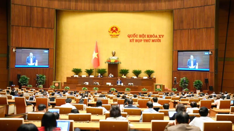 Quốc hội họp phiên toàn thể tại hội trường chiều 24/11. (Ảnh: DUY LINH)