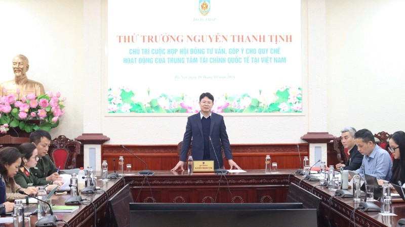 Thứ trưởng Tư pháp Nguyễn Thanh Tịnh chủ trì cuộc họp Hội đồng tư vấn, góp ý cho Quy chế hoạt động của Trung tâm tài chính quốc tế tại Việt Nam. (Ảnh: TL)