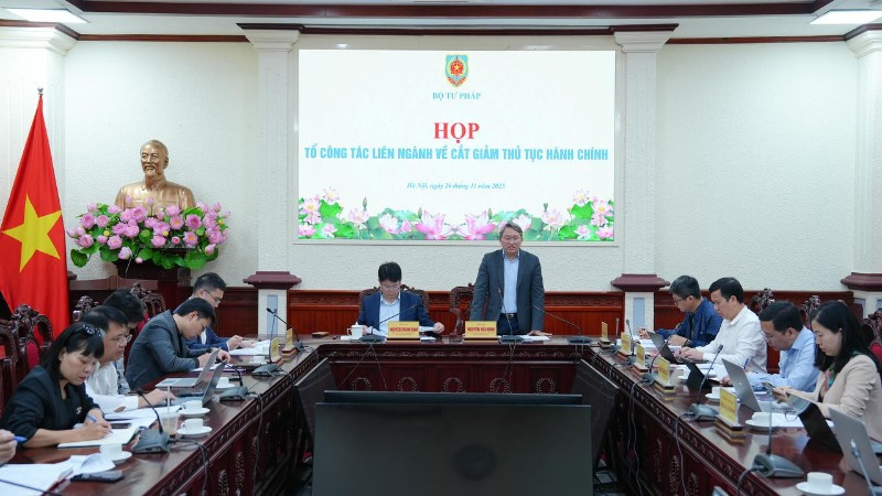 Bộ trưởng Tư pháp Nguyễn Hải Ninh phát biểu tại cuộc họp. (Ảnh: TL)