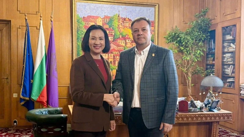Đại sứ Việt Nam tại Bulgaria thúc đẩy hợp tác địa phương với thành phố Veliko Tarnovo