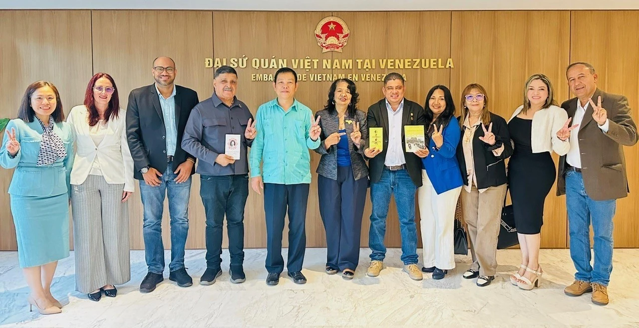 Nghị sĩ Venezuela chúc mừng Đại hội XIV, khẳng định tin tưởng vào thành tựu Việt Nam