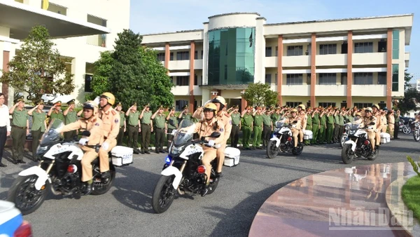 Các lực lượng Công an tỉnh Đồng Tháp đồng loạt ra quân tấn công, trấn áp tội phạm.