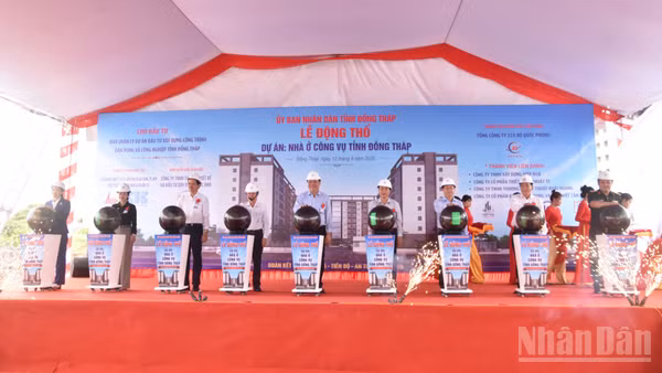Nghi thức động thổ xây dựng nhà ở công vụ tỉnh Đồng Tháp.