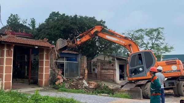 Thành phố Chí Linh cưỡng chế thu hồi đất để mở rộng đường vào khu di tích Côn Sơn-Kiếp Bạc.