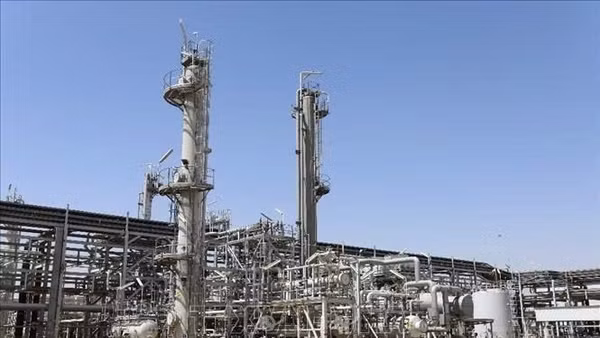 Một nhà máy lọc dầu ở tỉnh Wasit, Iraq. (Ảnh: THX/TTXVN)