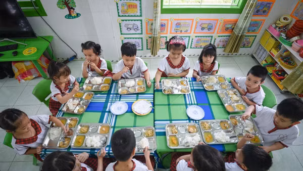 Kỳ 1: Dinh dưỡng học đường: Chìa khóa nâng cao thể lực và trí lực học sinh.