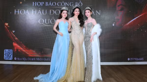 Các Hoa hậu và người đẹp tham dự họp báo cuộc thi Hoa hậu Doanh nhân quốc gia năm 2026.