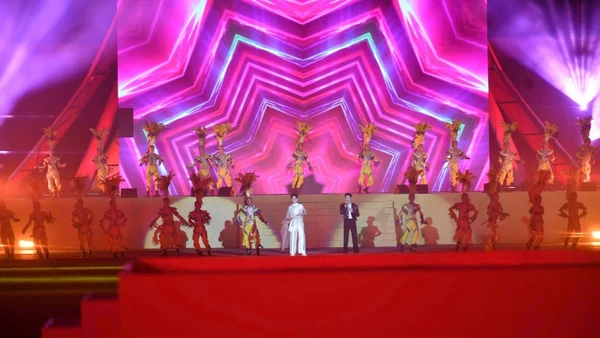 Chương trình nghệ thuật tại lễ bế mạc ASEAN Para Games 13.