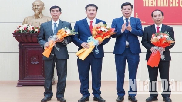 Tỉnh ủy Đắk Nông tổ chức Hội nghị thông báo kết luận của Ban Thường vụ Tỉnh ủy về công tác cán bộ của các xã, phường mới.