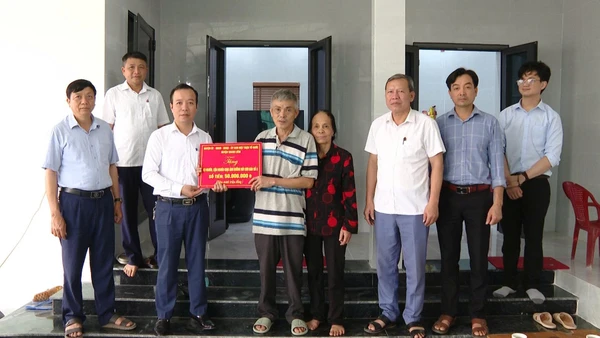 Tỉnh Ninh Bình có 1.778 hộ được hỗ trợ xóa nhà dột nát.