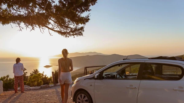 “Road-trip” giúp du khách chủ động hành trình và tận hưởng trọn vẹn trải nghiệm. (Ảnh: Booking.com)