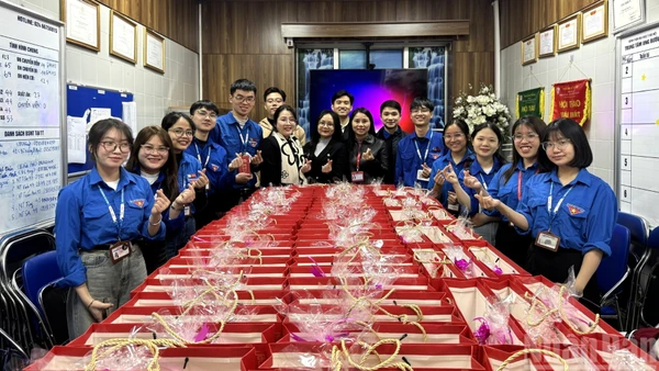 “Tết cho người bệnh”: 14 năm bền bỉ lan tỏa từ giảng đường đến bệnh viện