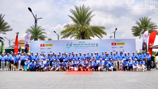 Giải đấu thu hút đông đảo golfer tham gia. 