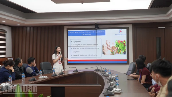 Từ móng giò đến rau xanh: Lời khuyên dinh dưỡng cho sản phụ 