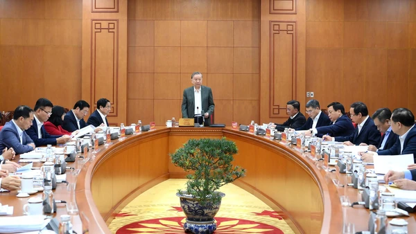 Tổng Bí thư Tô Lâm chủ trì làm việc với Thường trực các Tiểu ban Đại hội XIV của Đảng.