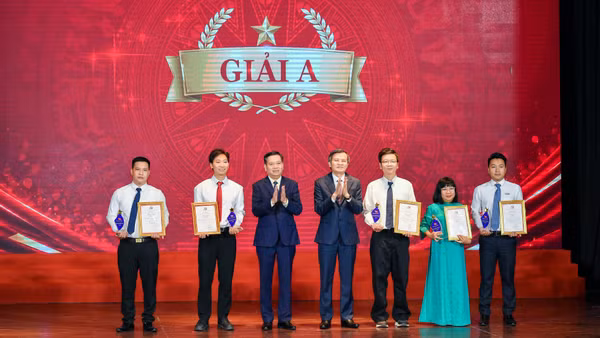 Báo Nhân Dân đoạt 3 giải thưởng Cuộc thi chính luận về bảo vệ nền tảng tư tưởng của Đảng