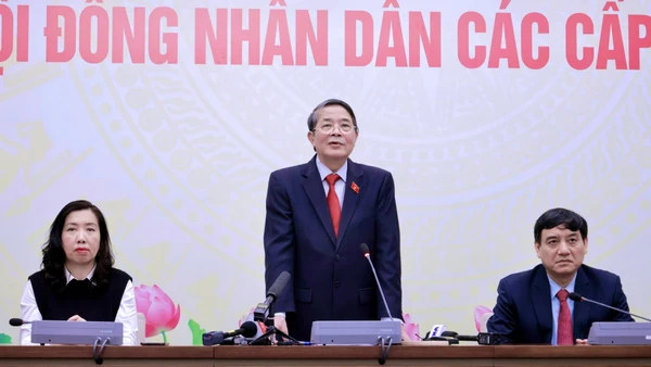 Phó Chủ tịch Quốc hội Nguyễn Đức Hải, Trưởng Tiểu ban Thông tin tuyên truyền, Hội đồng Bầu cử Quốc gia phát biểu động viên các phóng viên tác nghiệp tại Trung tâm Báo chí bầu cử.